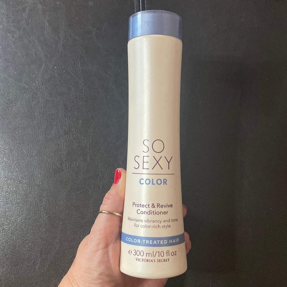 Victoria Secret So Sexy Color conditioner